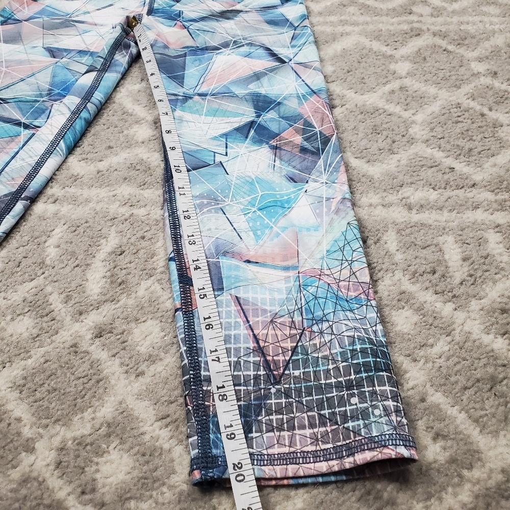Evolution And Creation Cropped Geometric Leggings - image 8